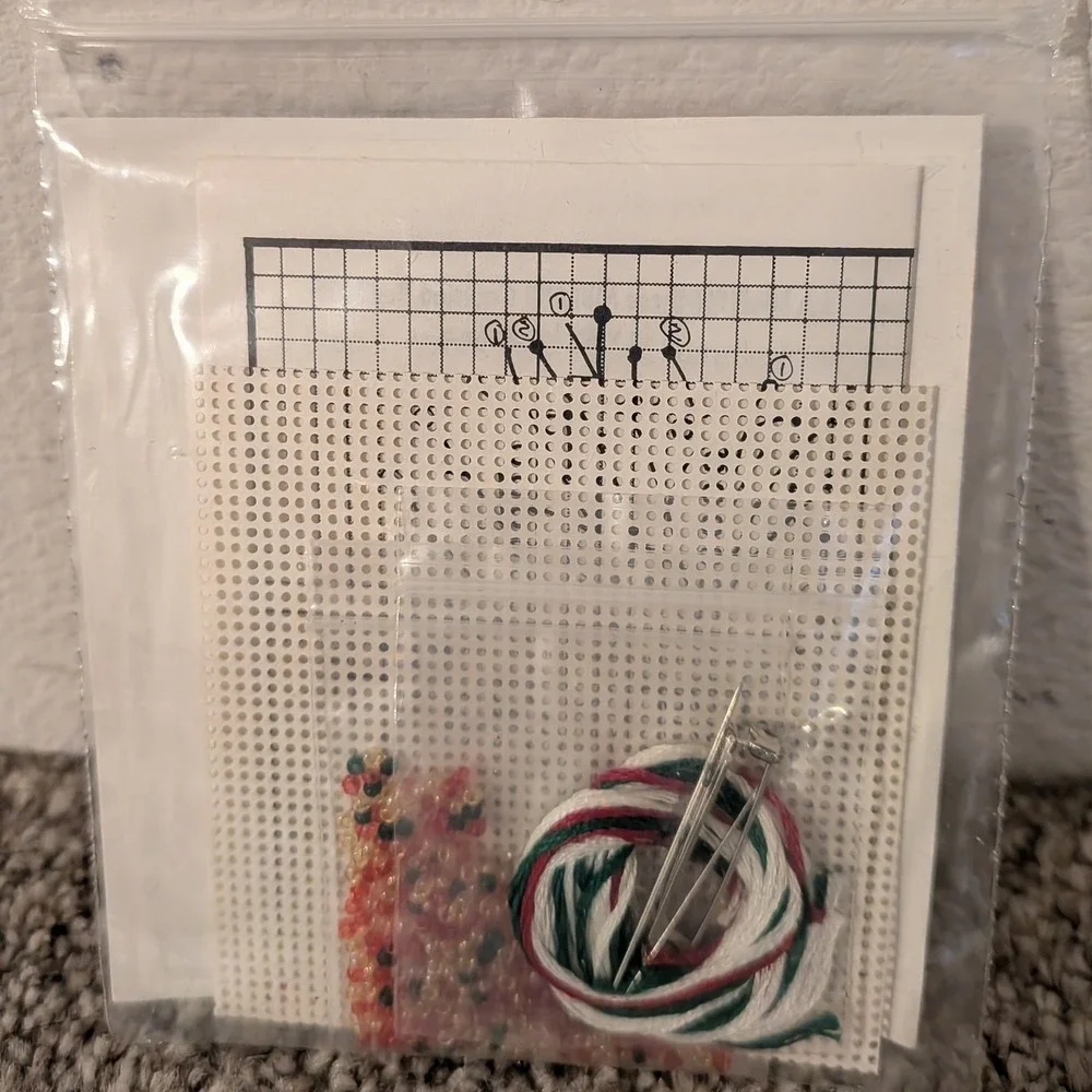Mill Hill Holiday Ornaments IV‎ Christmas Basket Counted Glass Bead Kit New